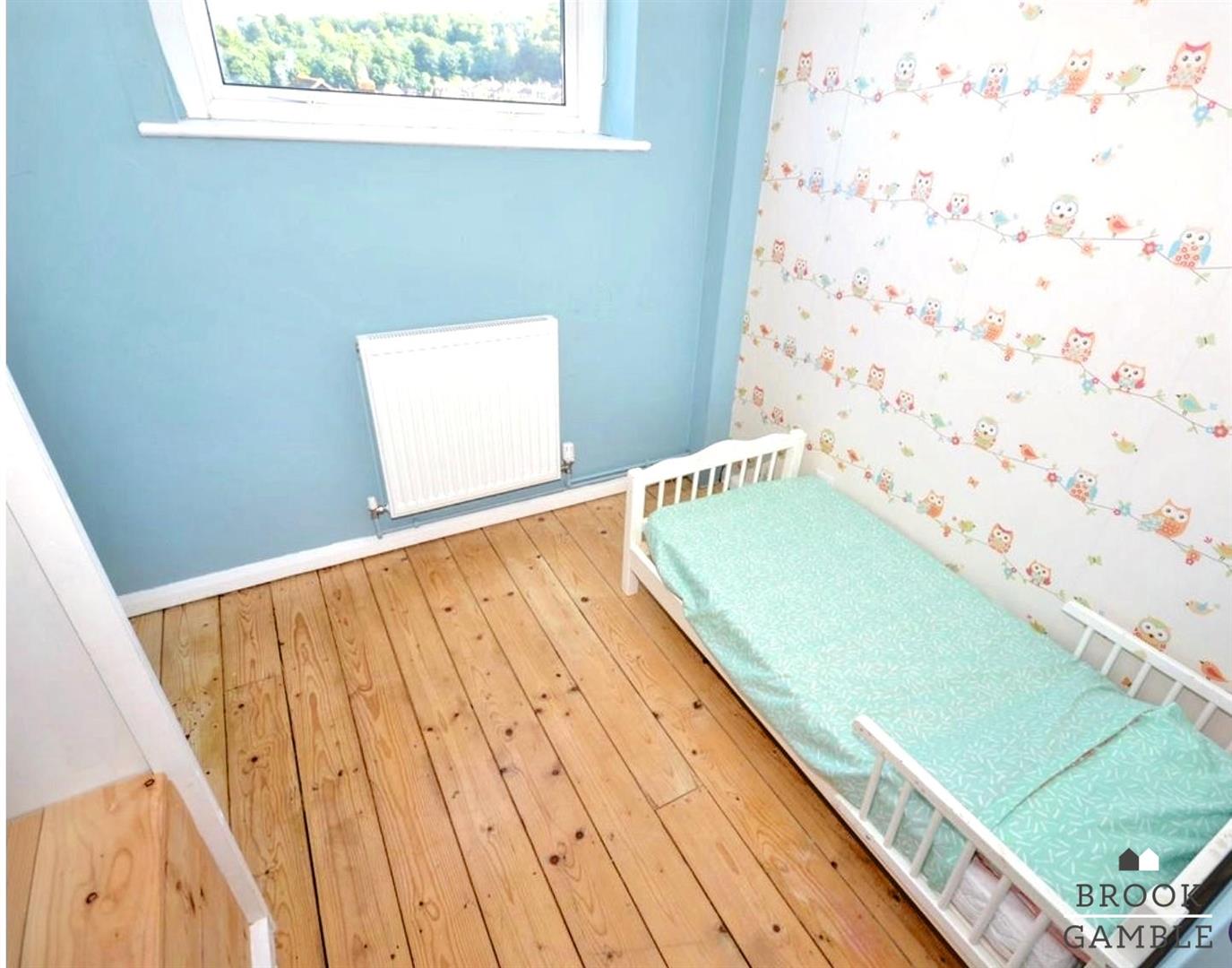 3 Bedroom House - Detached. Peppercombe Road in Eastbourne, 15
